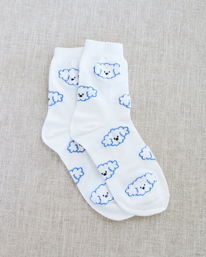 MULTIPLE WHITE SHEEP SOCKS